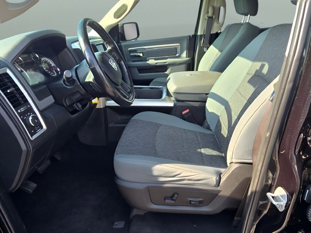 2017 RAM 1500 Big Horn Crew Cab 4x4 5'7" Box