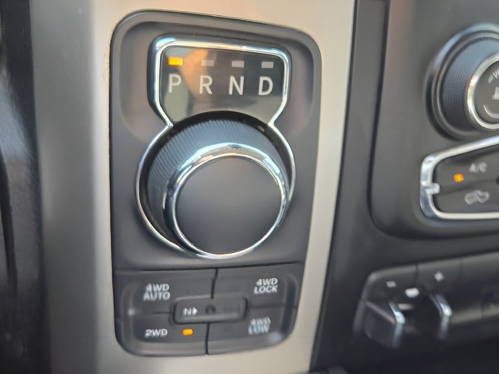 2017 RAM 1500 Big Horn Crew Cab 4x4 5'7" Box