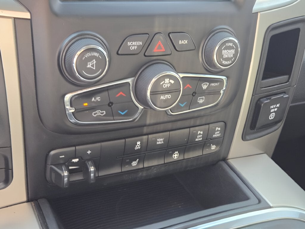 2017 RAM 1500 Big Horn Crew Cab 4x4 5'7" Box