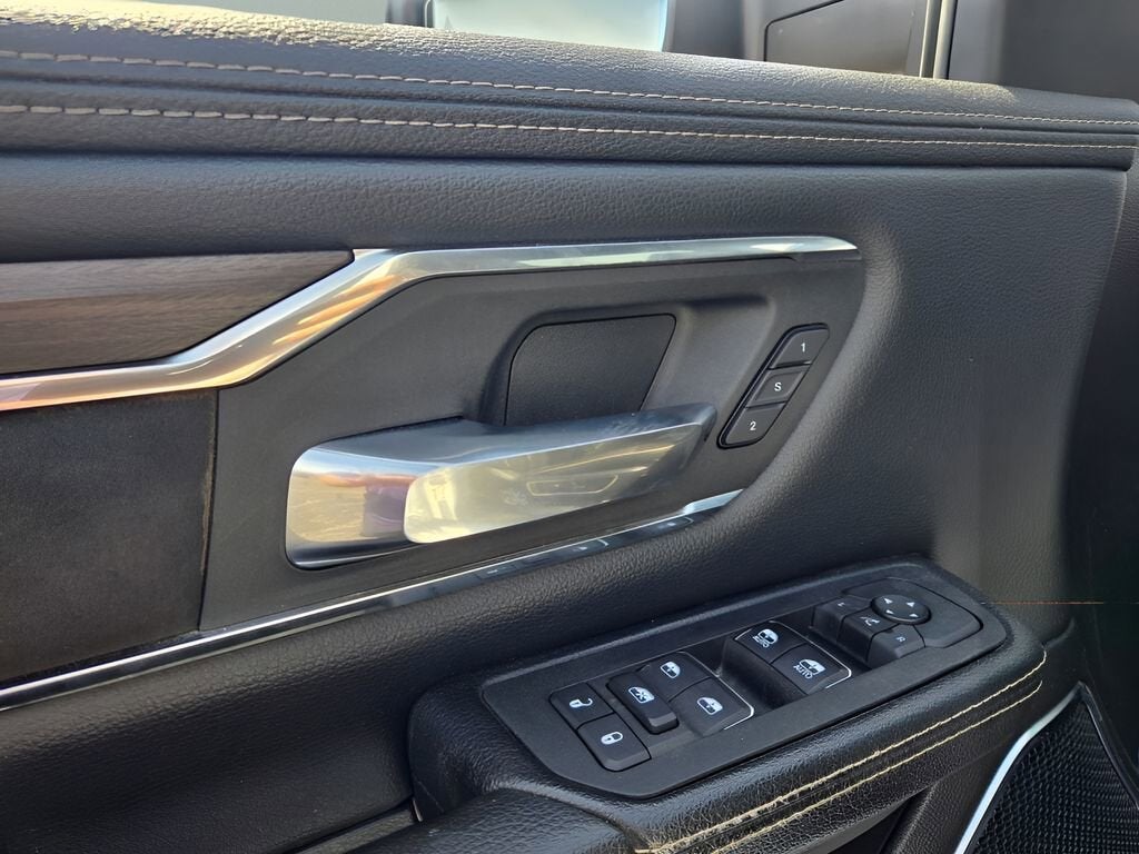 2025 RAM 1500 Laramie Crew Cab 4x4 5'7" Box