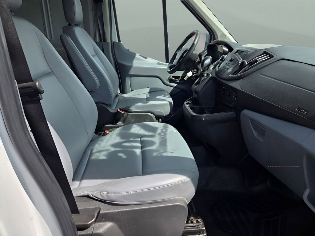 2017 Ford Transit-250 T-250 148 MD RF S