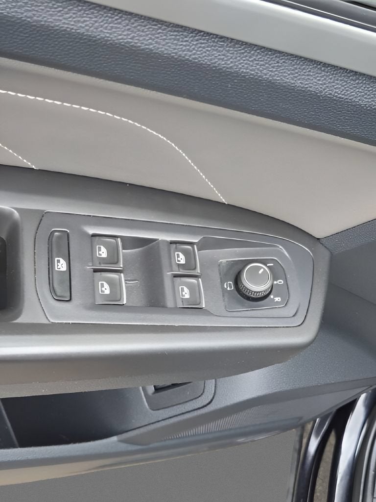 2022 Volkswagen Atlas 3.6L V6 SEL Premium R-Line