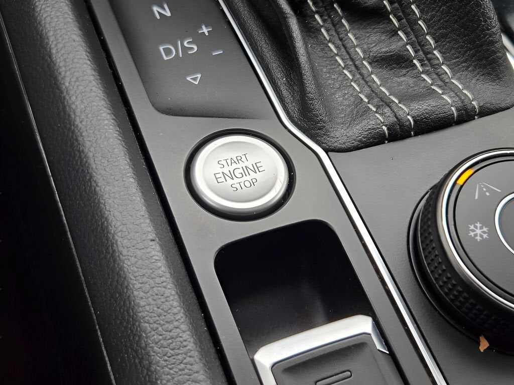 2022 Volkswagen Atlas 3.6L V6 SEL Premium R-Line