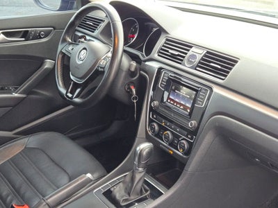 2016 Volkswagen Passat 1.8T R-Line