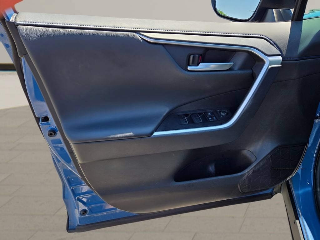 2025 Toyota RAV4 Hybrid XSE