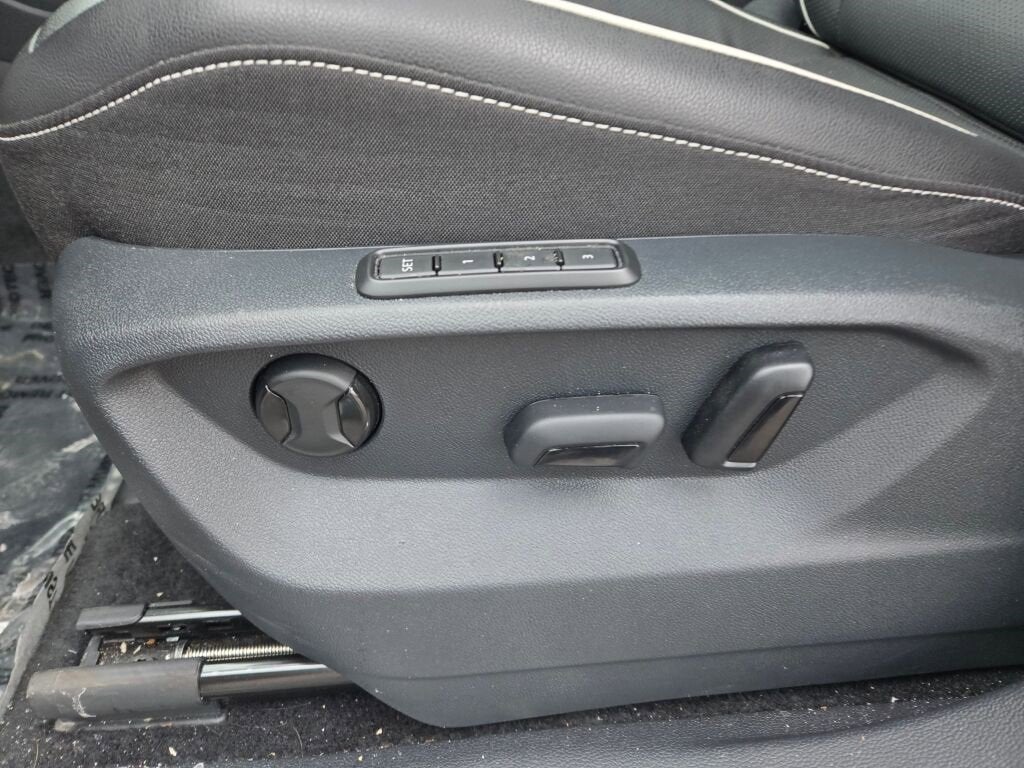 2024 Volkswagen Tiguan 2.0T SEL R-Line