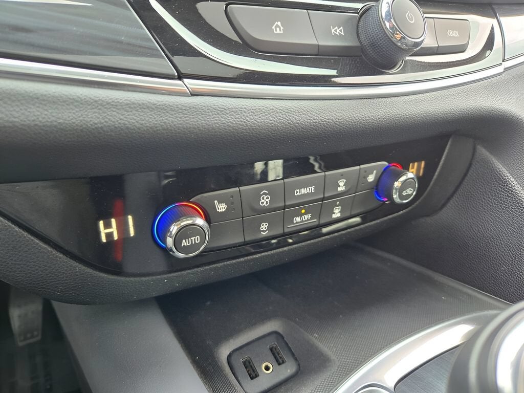 2018 Buick Enclave Essence