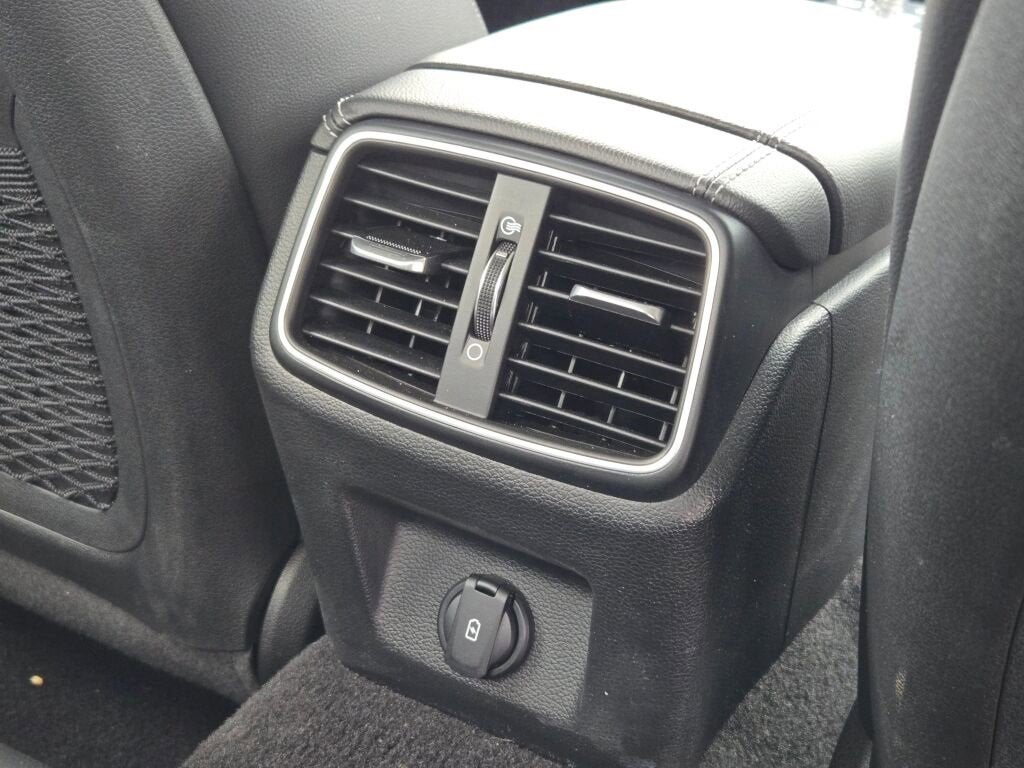 2023 Genesis G70 2.0T AWD