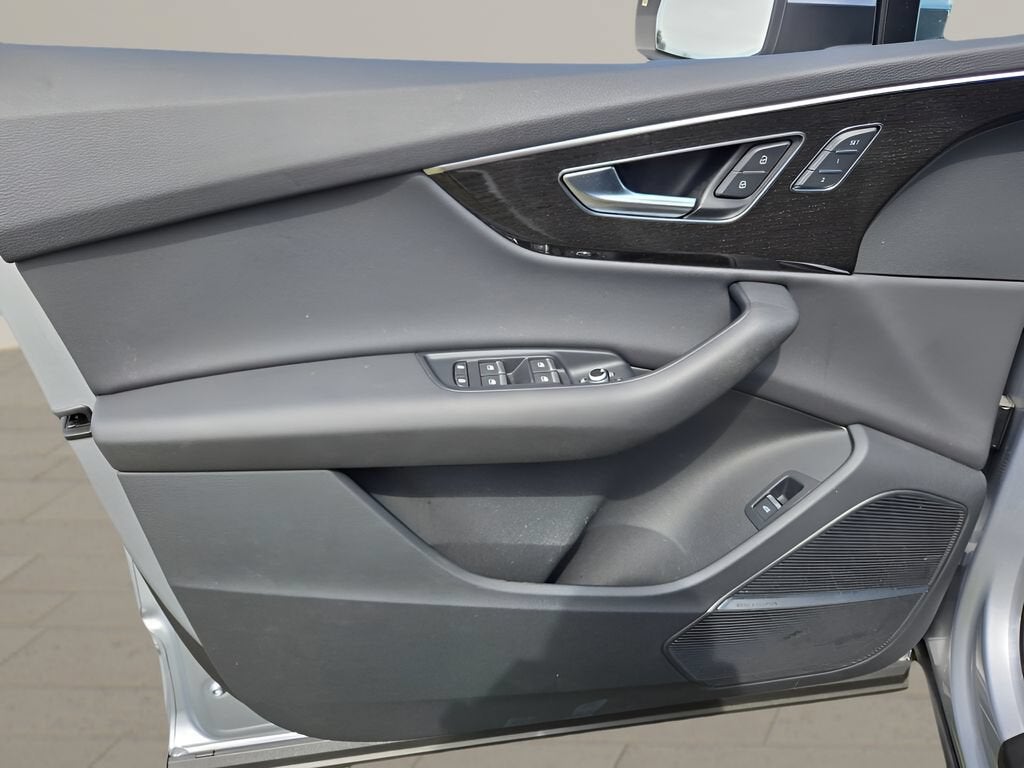 2022 Audi Q7 Premium Plus 55 TFSI quattro Tiptronic