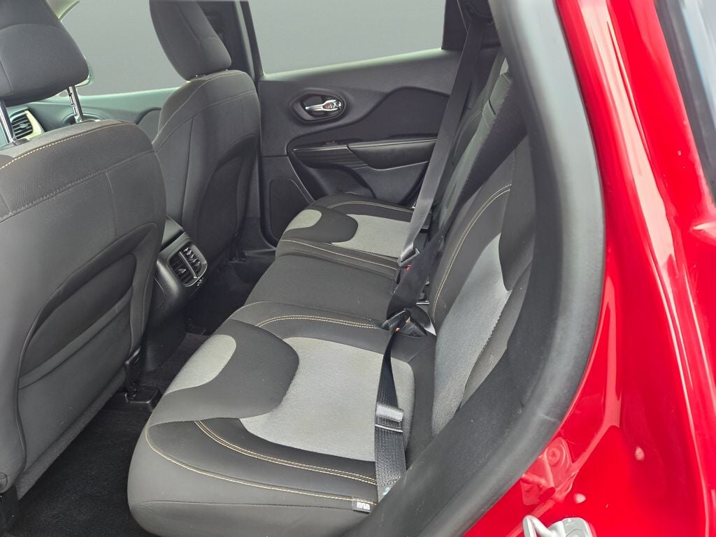 2017 Jeep Cherokee Sport