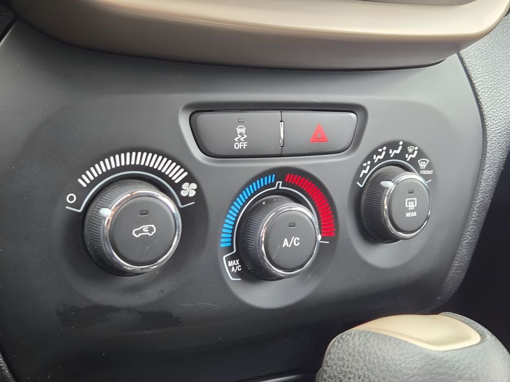 2017 Jeep Cherokee Sport