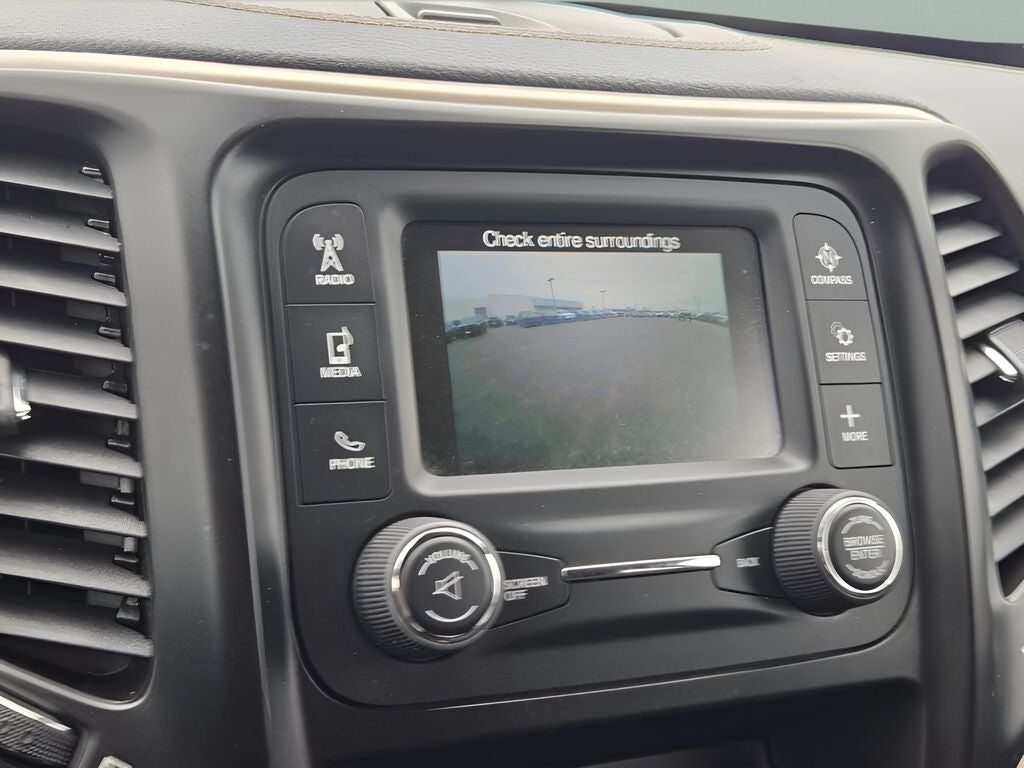 2017 Jeep Cherokee Sport