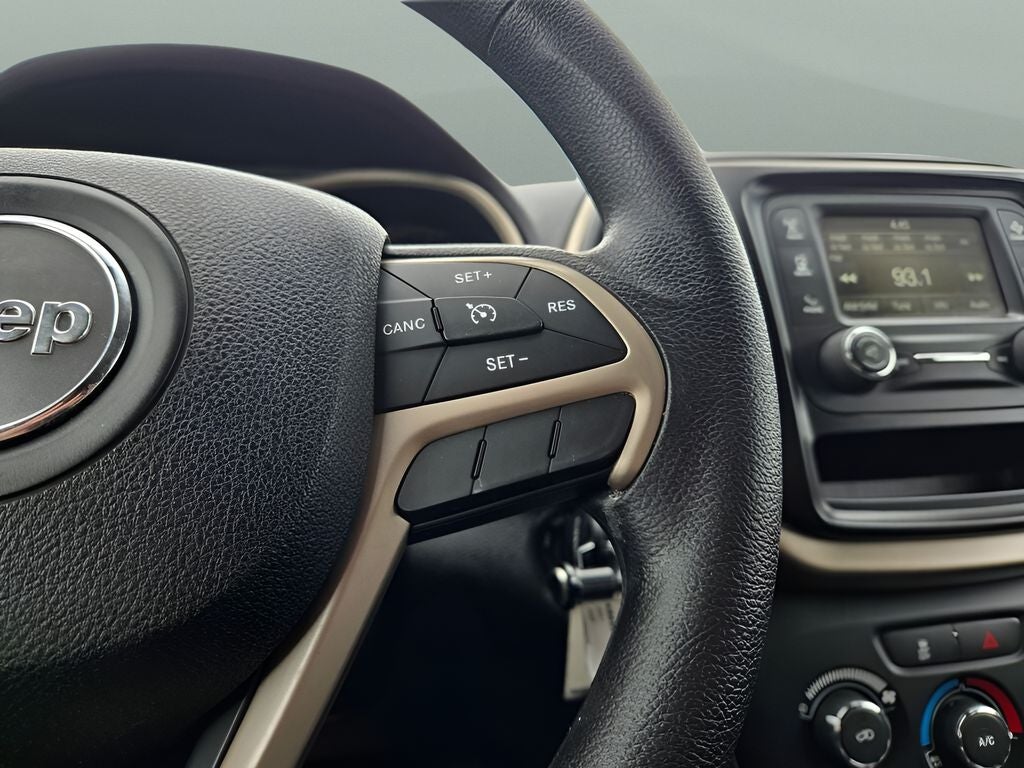 2017 Jeep Cherokee Sport