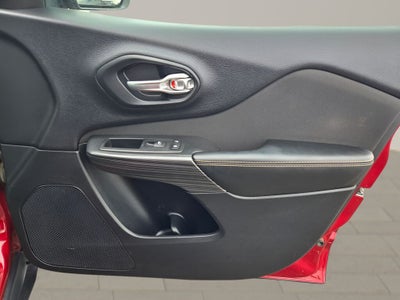 2017 Jeep Cherokee Sport