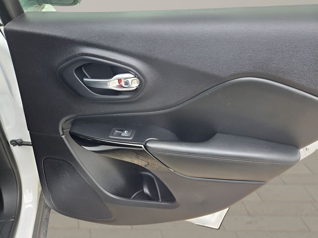 2021 Jeep Cherokee Altitude