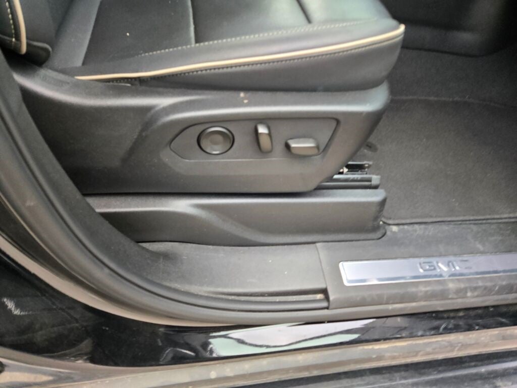 2024 GMC Yukon XL SLT