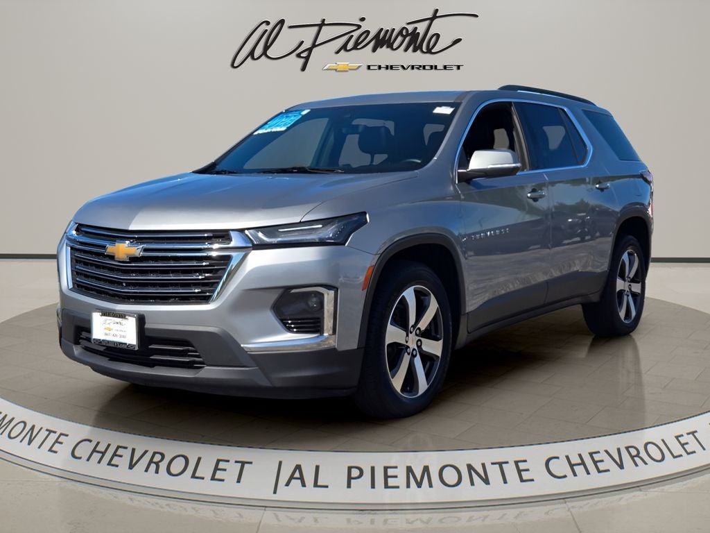 2023 Chevrolet Traverse LT Leather