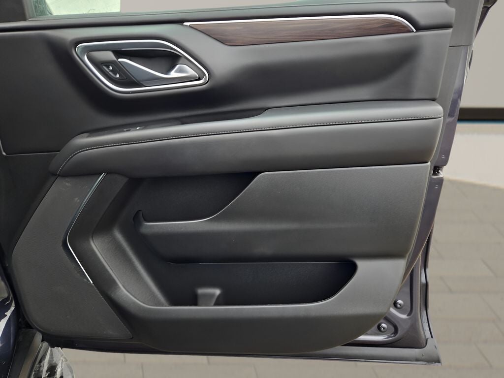 2023 Chevrolet Suburban LS