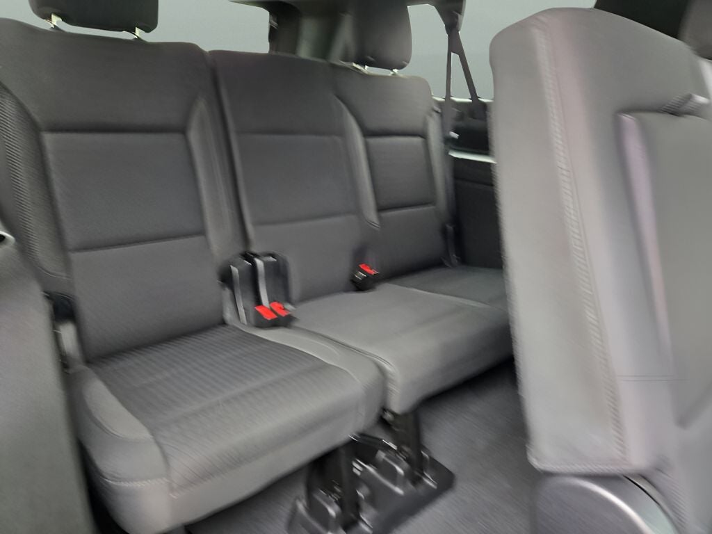 2023 Chevrolet Suburban LS