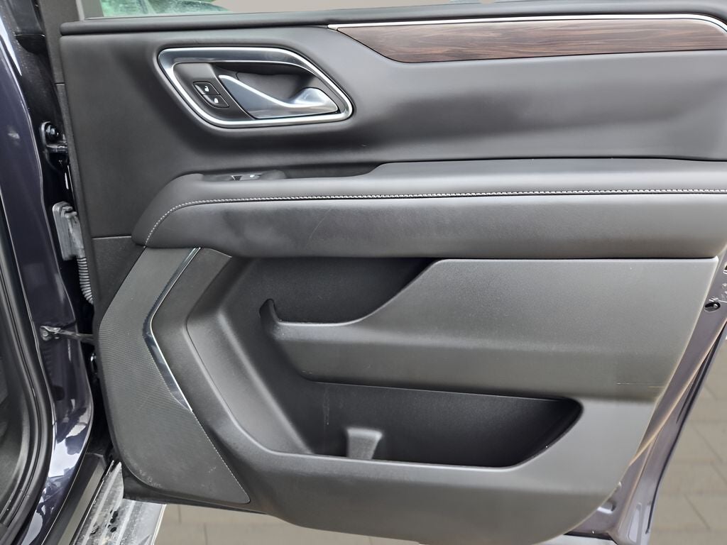 2023 Chevrolet Suburban LS