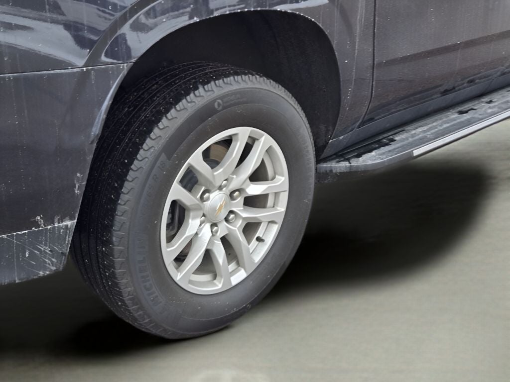 2023 Chevrolet Suburban LS