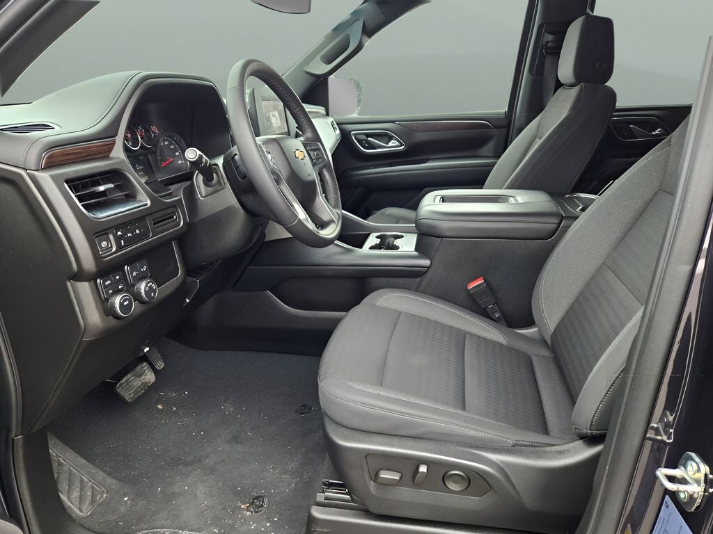 2023 Chevrolet Suburban LS