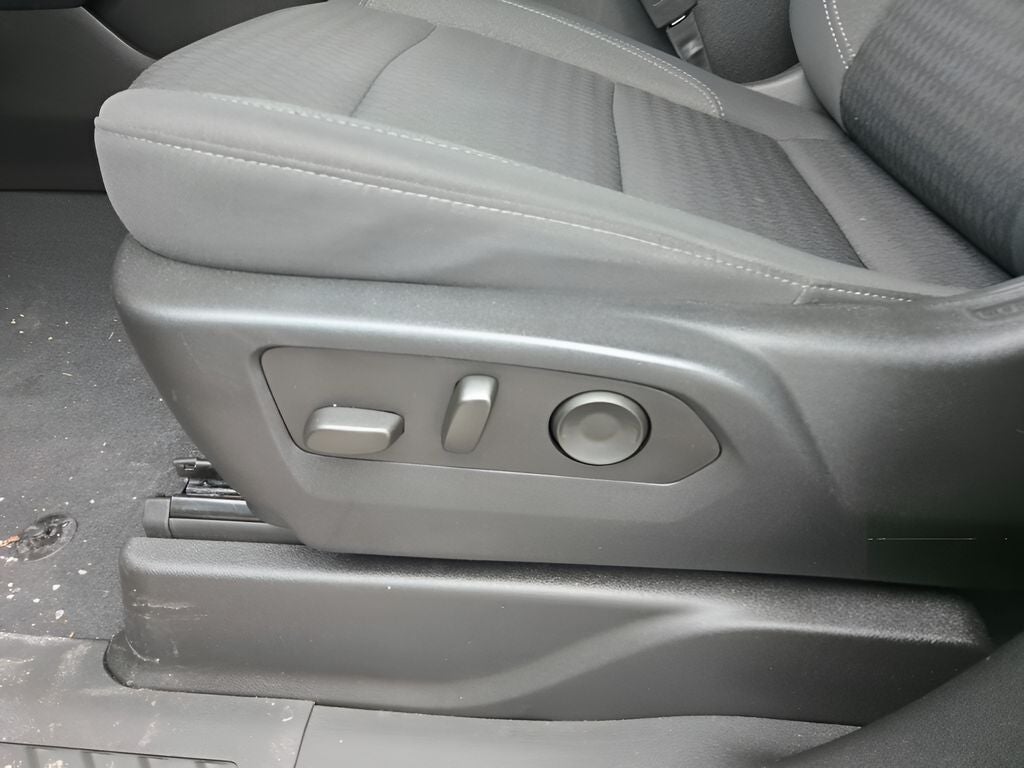 2023 Chevrolet Suburban LS