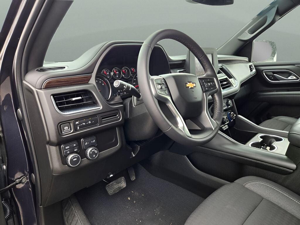 2023 Chevrolet Suburban LS