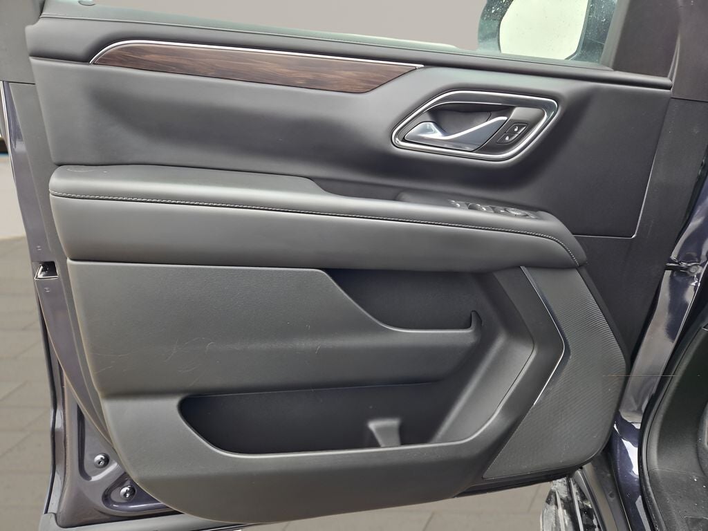 2023 Chevrolet Suburban LS