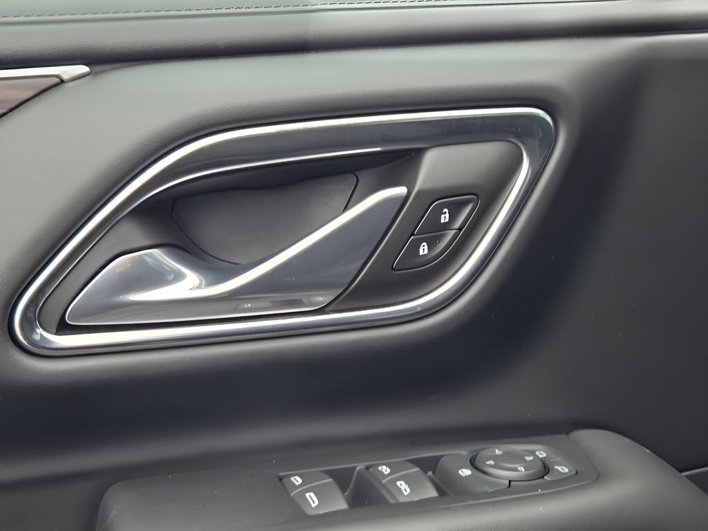 2023 Chevrolet Suburban LS