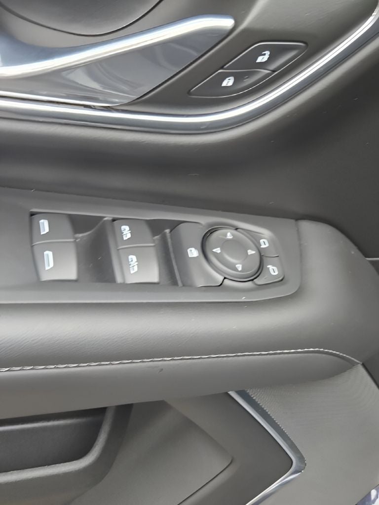 2023 Chevrolet Suburban LS