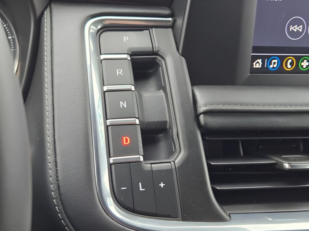 2023 Chevrolet Suburban LS