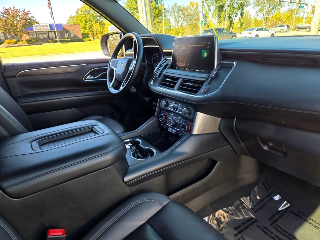 2023 Chevrolet Suburban LT