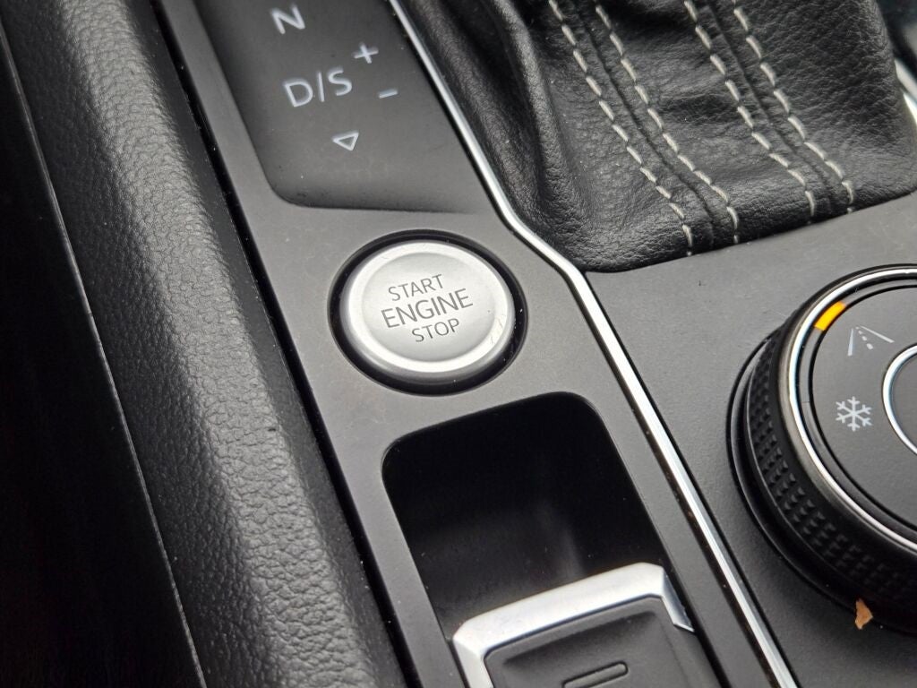 2022 Volkswagen Atlas 3.6L V6 SEL Premium R-Line