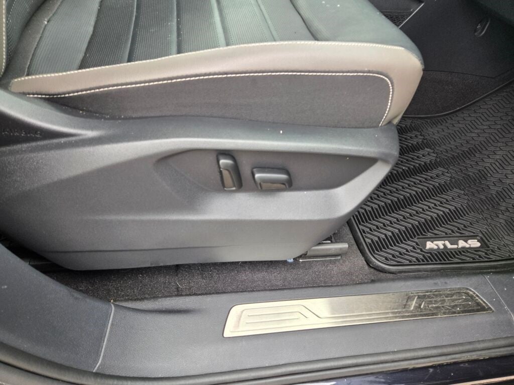 2022 Volkswagen Atlas 3.6L V6 SEL Premium R-Line