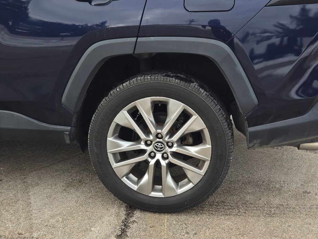 2020 Toyota RAV4 XLE Premium