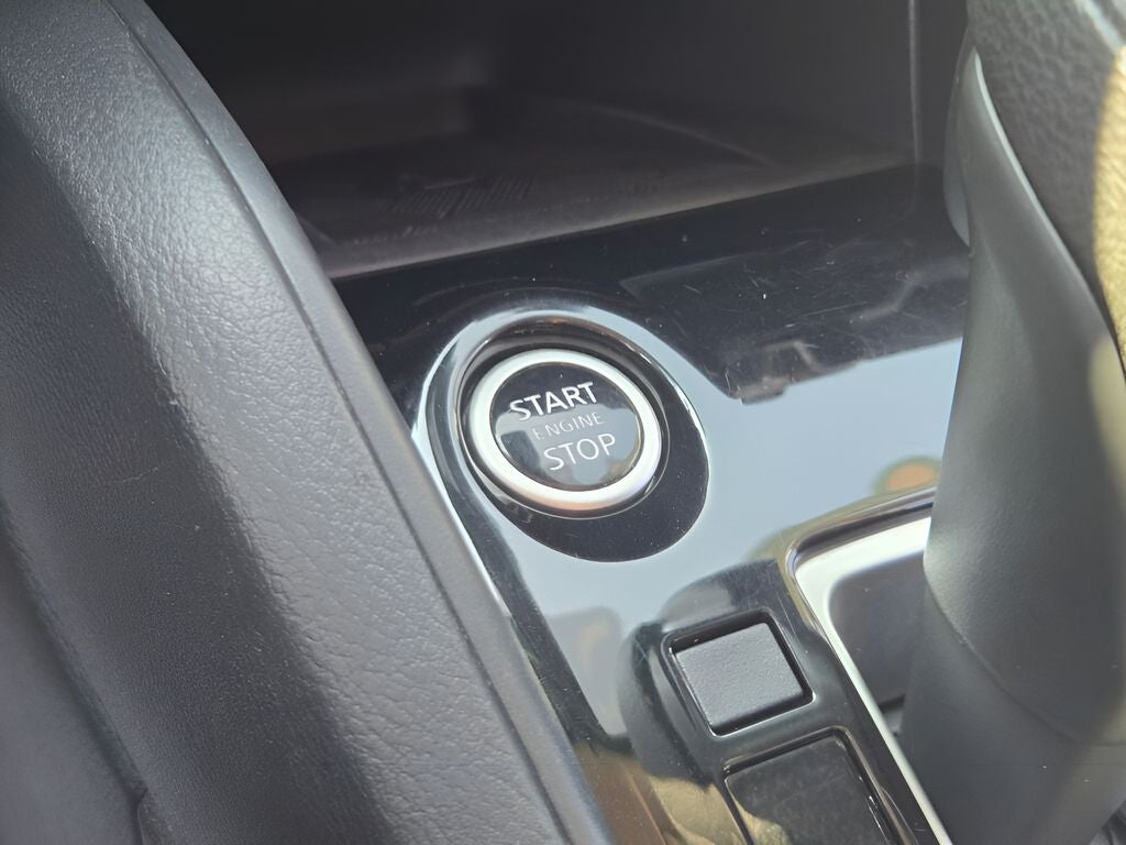2024 Nissan Versa 1.6 SV