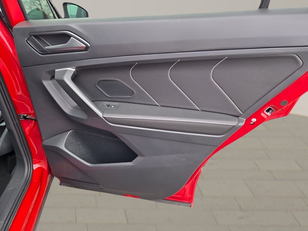 2024 Volkswagen Tiguan 2.0T SEL R-Line