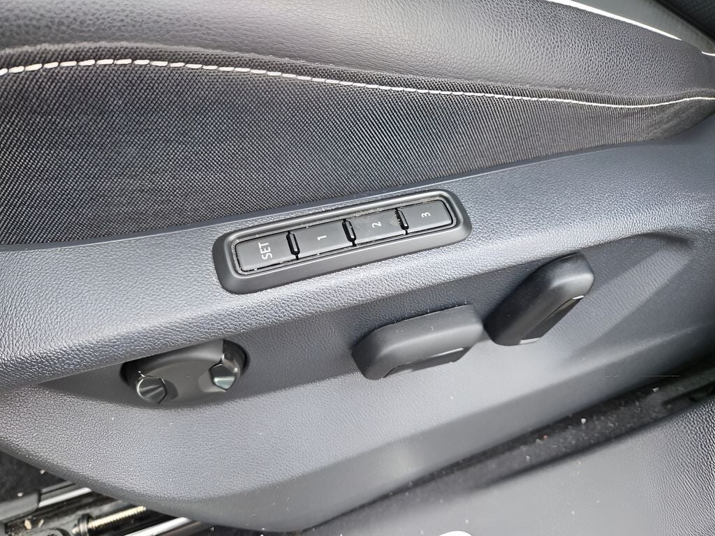 2024 Volkswagen Tiguan 2.0T SEL R-Line