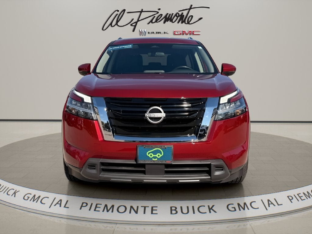 2022 Nissan Pathfinder SV