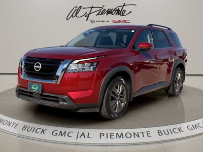 2022 Nissan Pathfinder SV