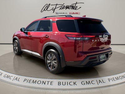 2022 Nissan Pathfinder SV