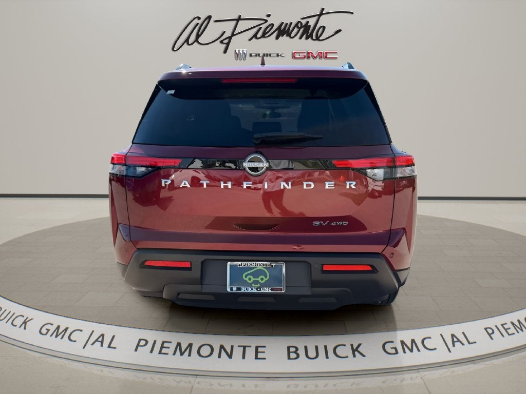 2022 Nissan Pathfinder SV