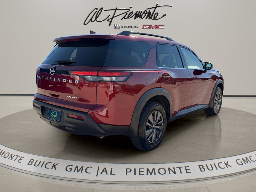 2022 Nissan Pathfinder SV