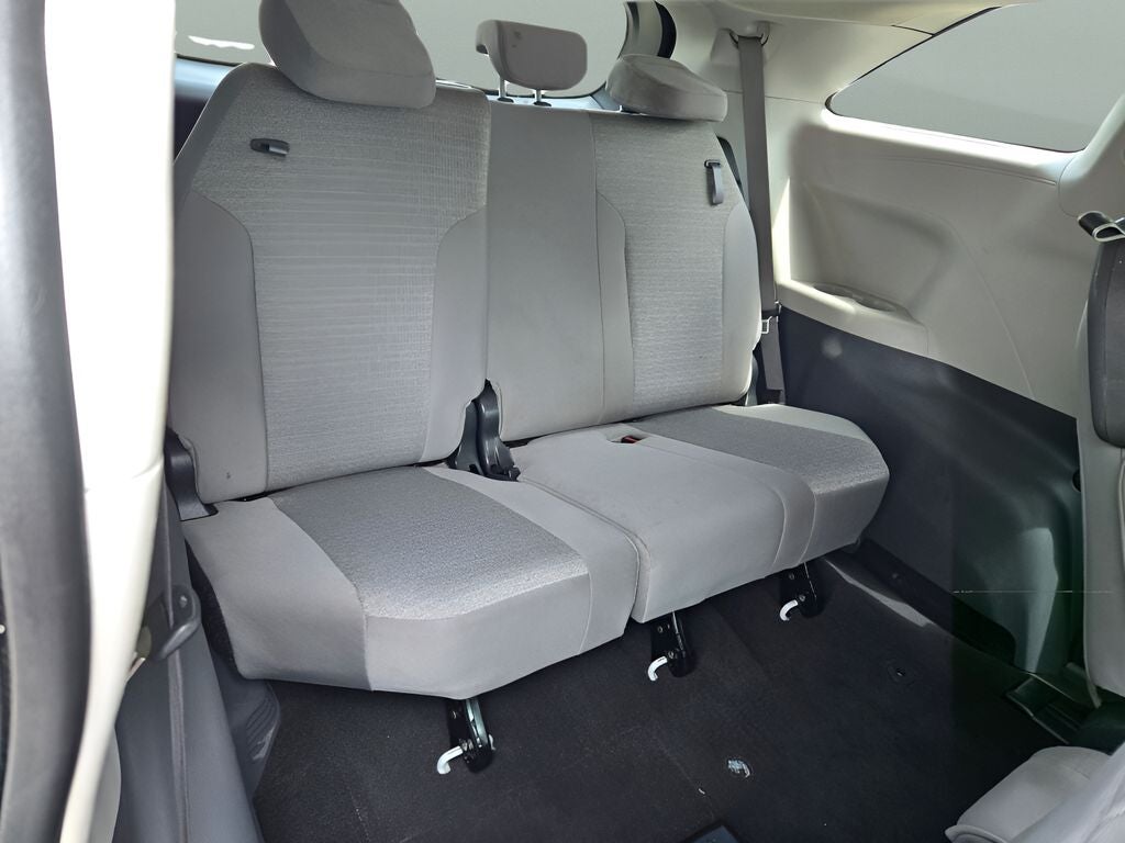 2023 Toyota Sienna LE 8 Passenger