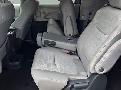 2023 Toyota Sienna LE 8 Passenger
