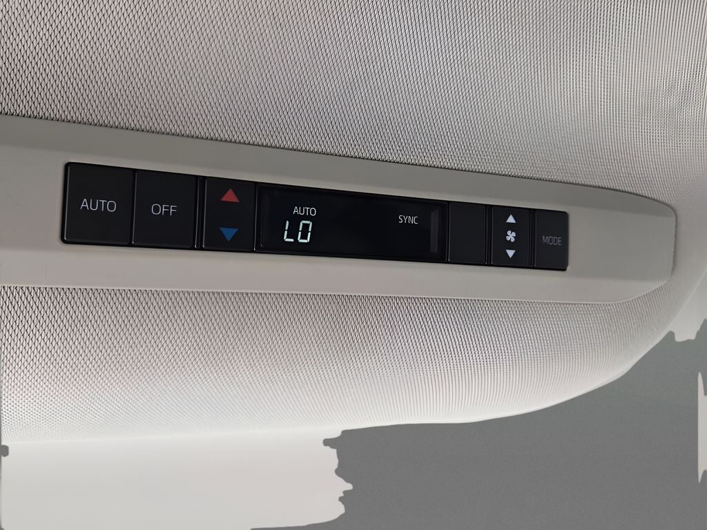 2023 Toyota Sienna LE 8 Passenger