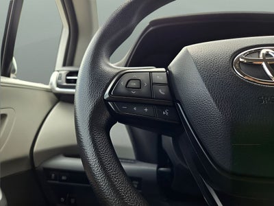 2023 Toyota Sienna LE 8 Passenger