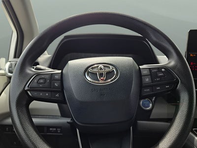 2023 Toyota Sienna LE 8 Passenger