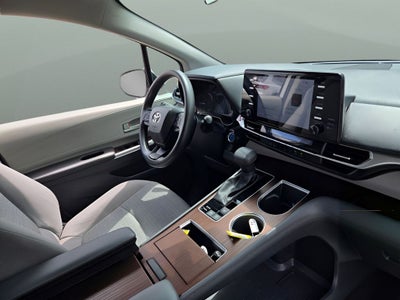 2023 Toyota Sienna LE 8 Passenger